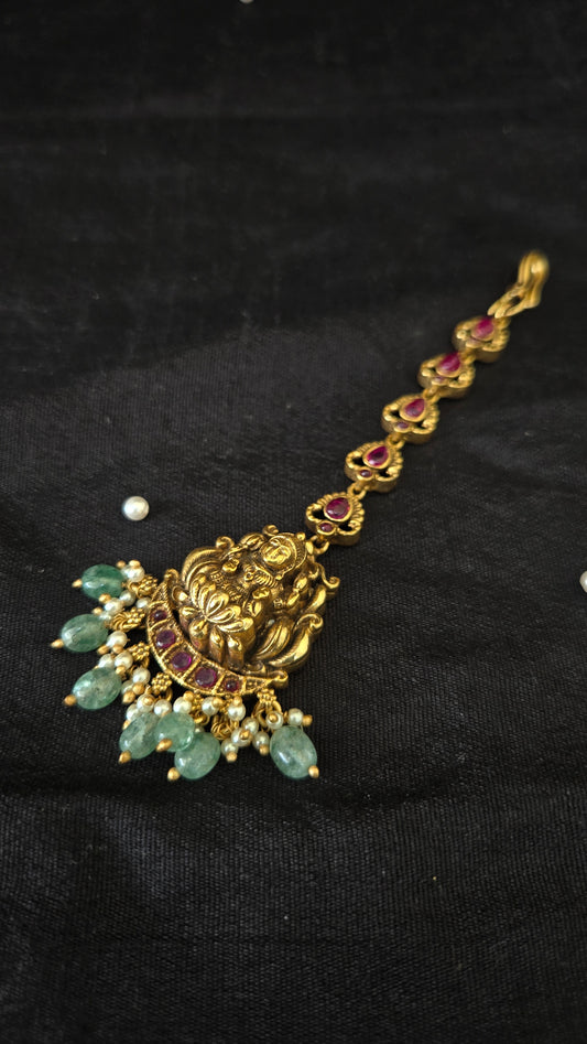 Kundan lakshmi maang tikka