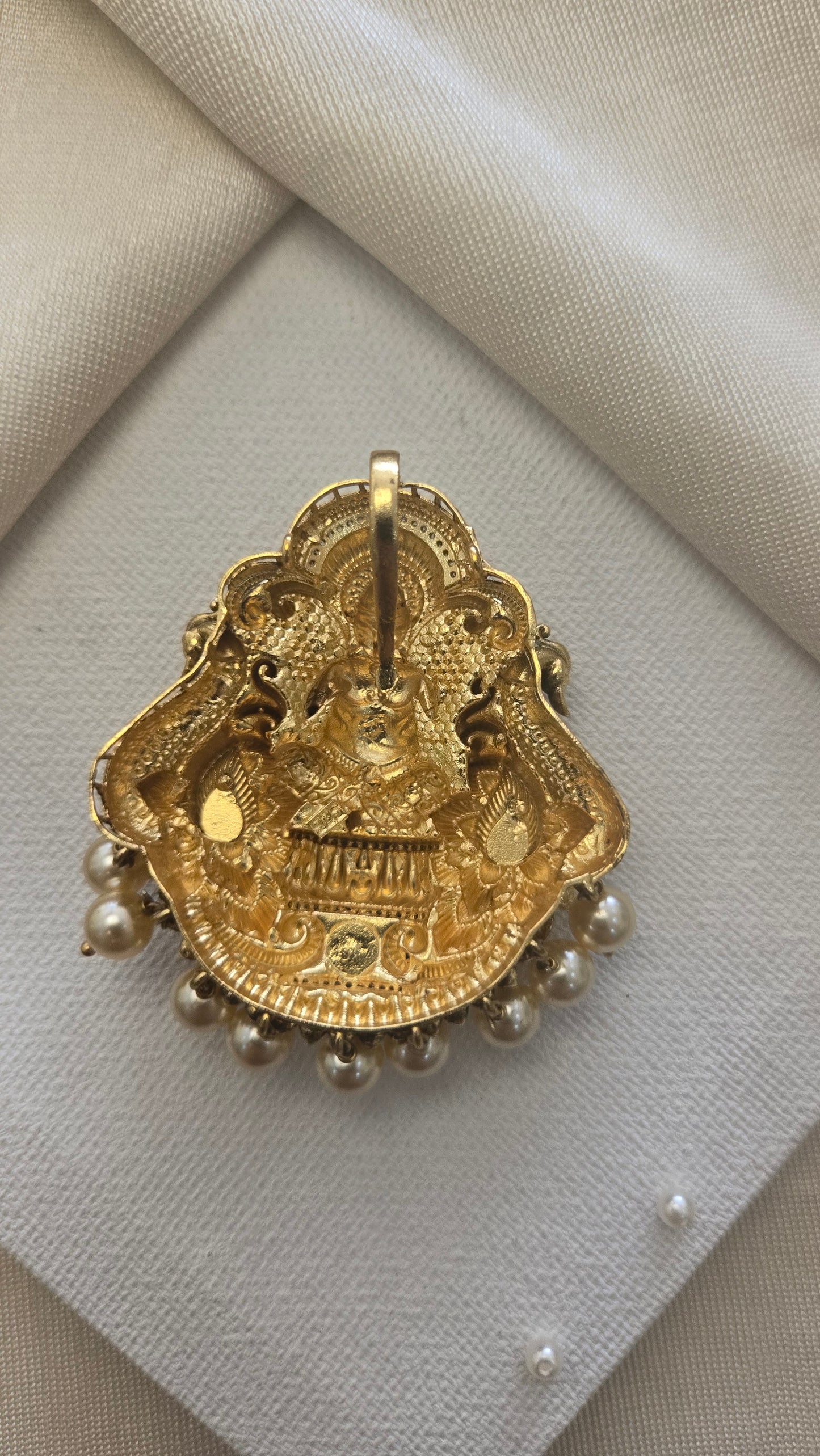 5D Ganesh with twin peacock pendant