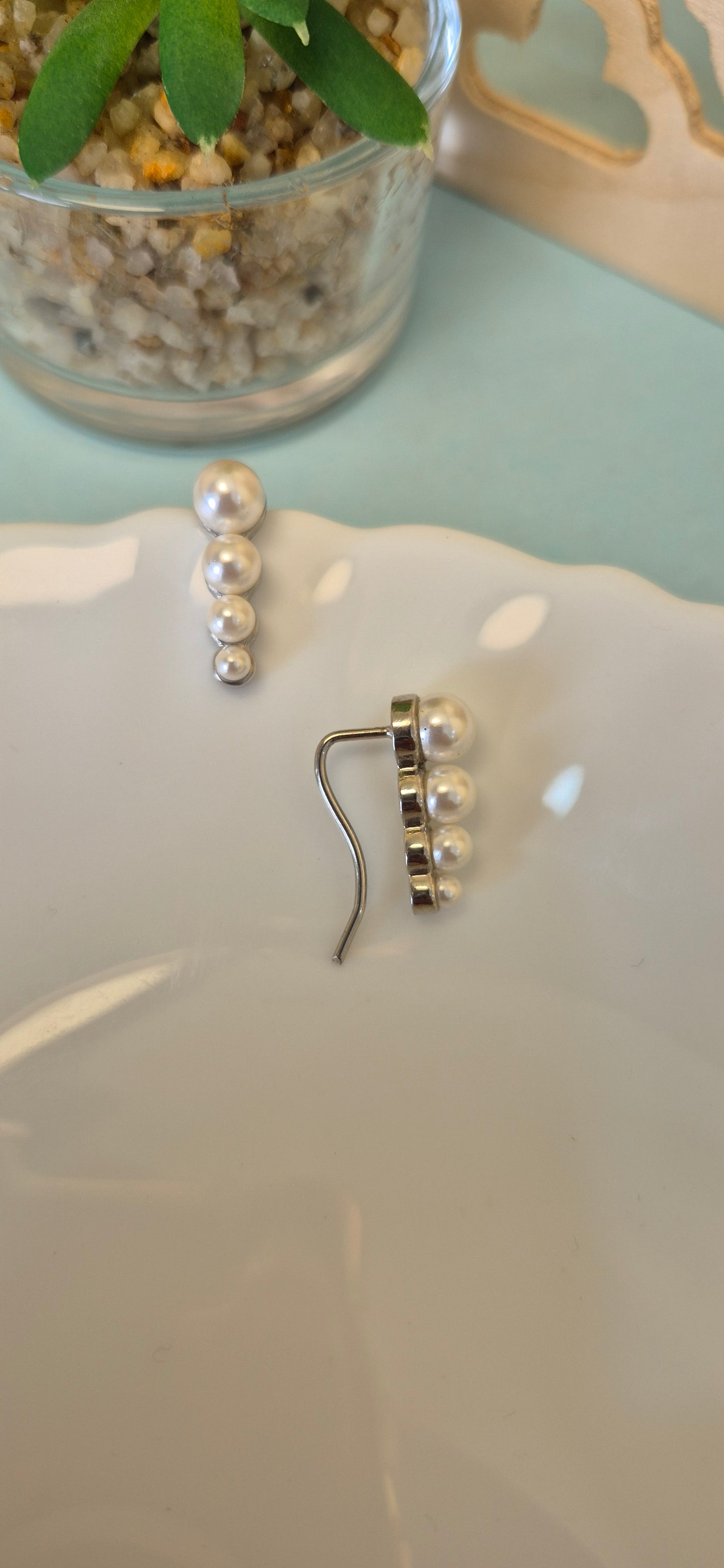 Pearl Hooks stud