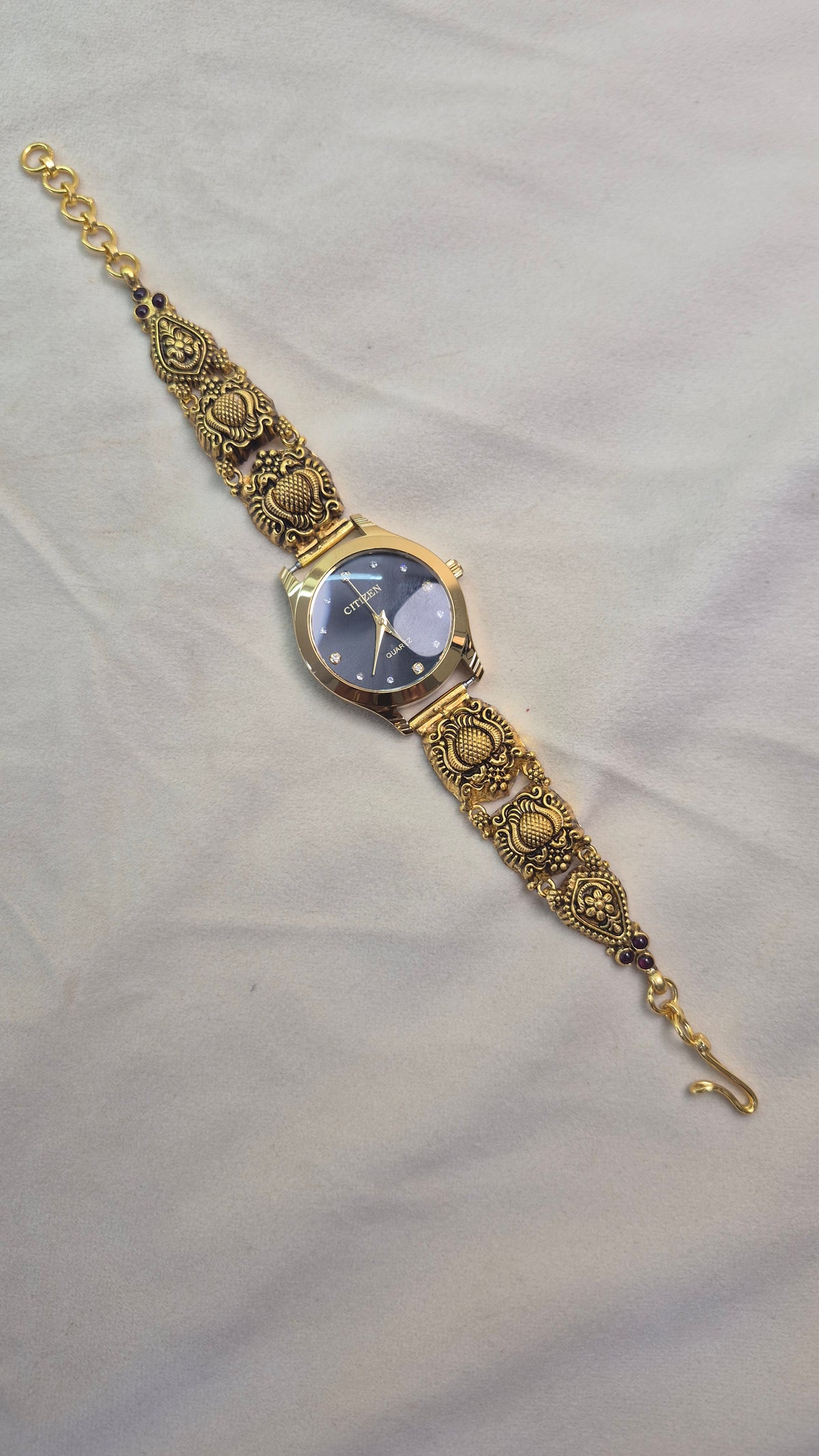 Antique round Black dial