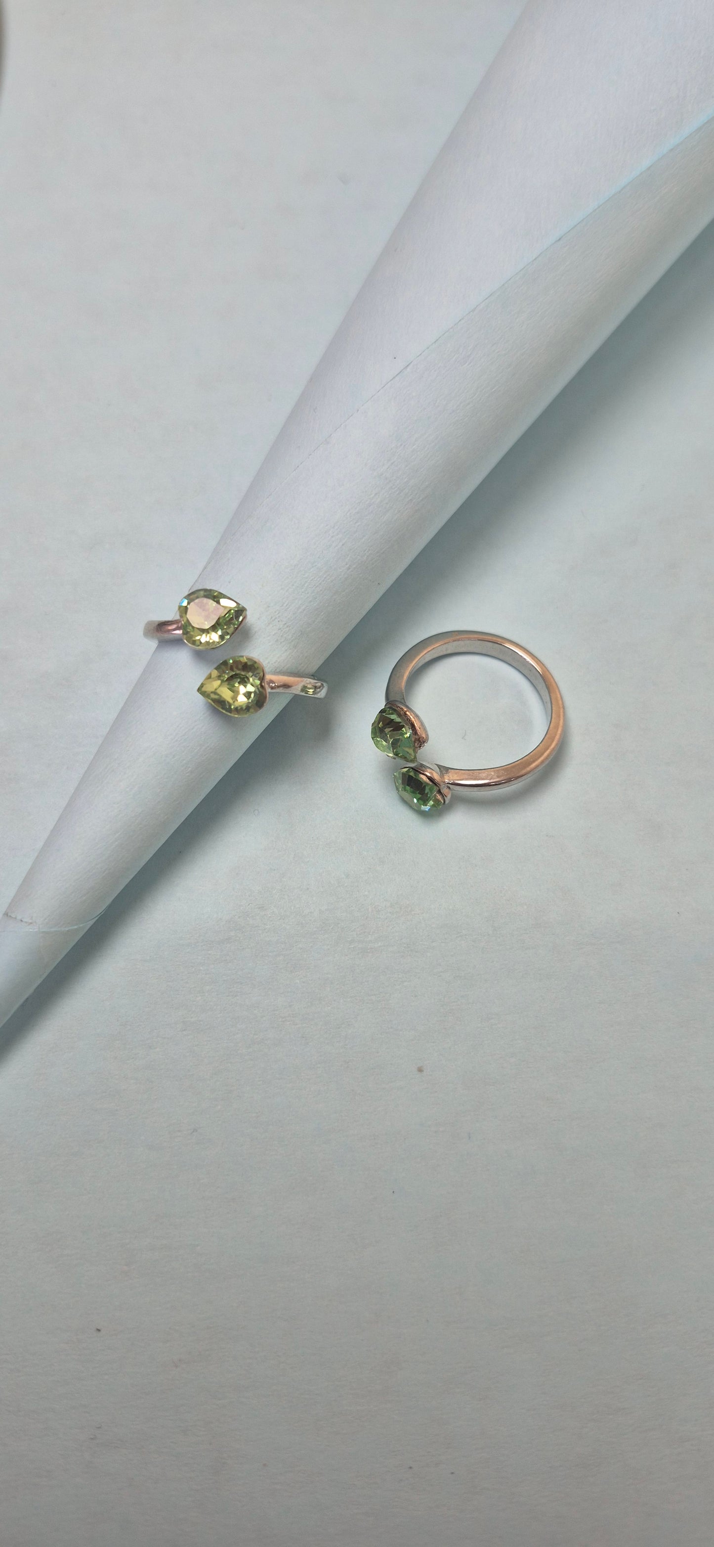 Twin Green stone cuff toe rings