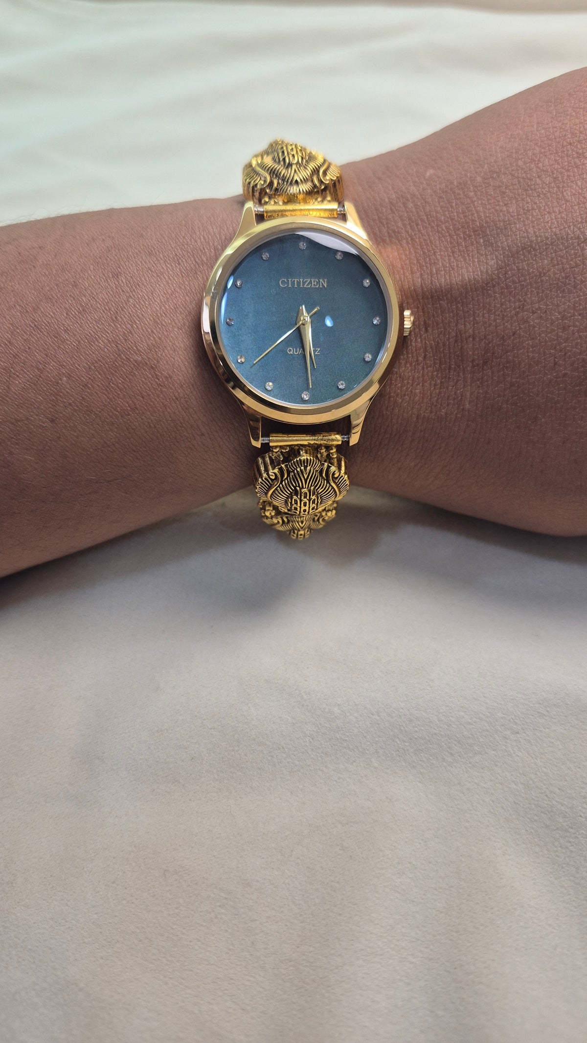 Antique Peacock blue round dial