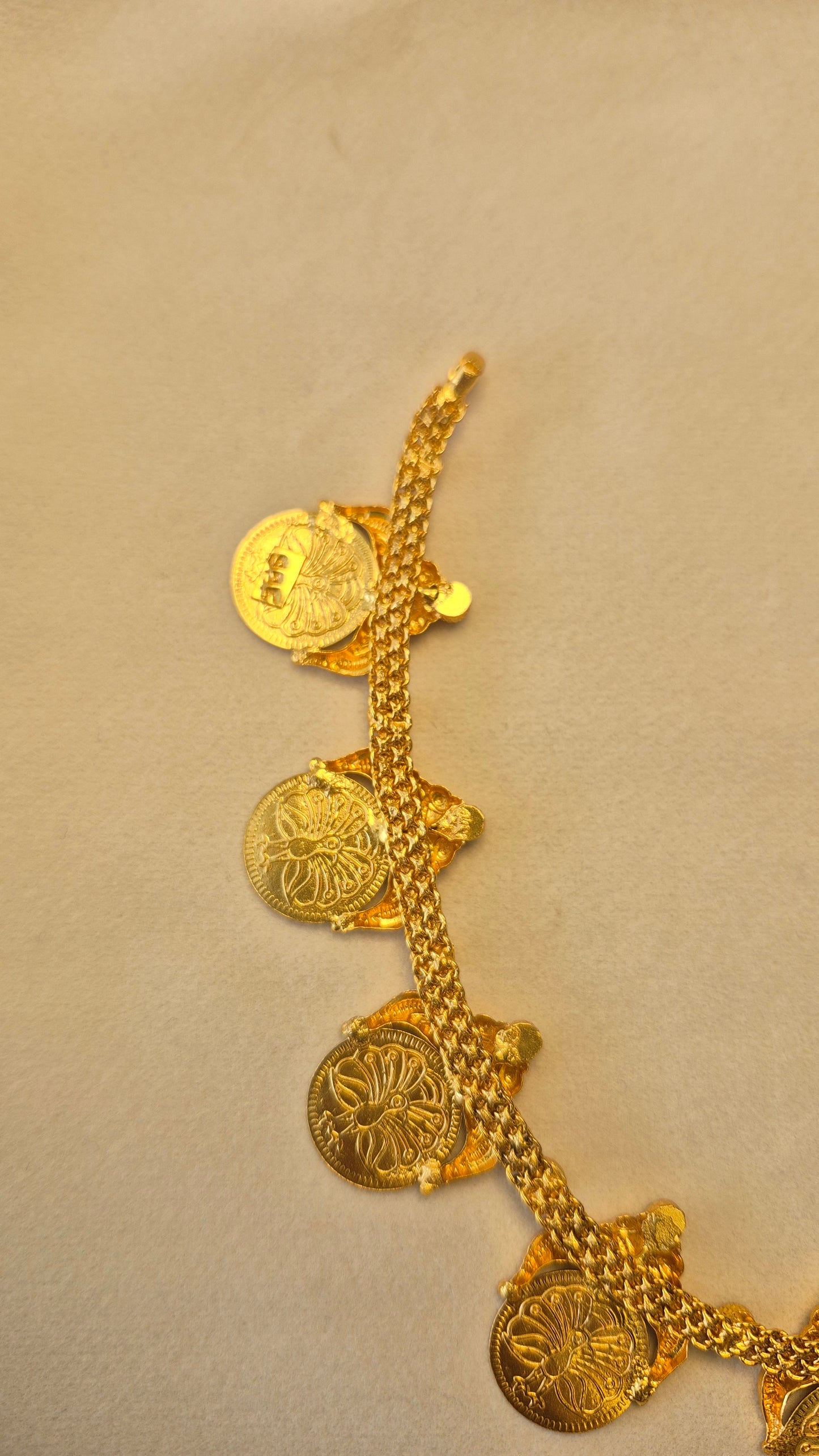 Short Trending Kasu necklace