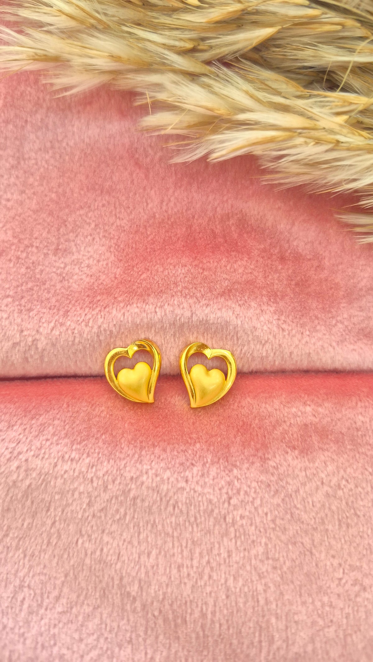 Hearts stud