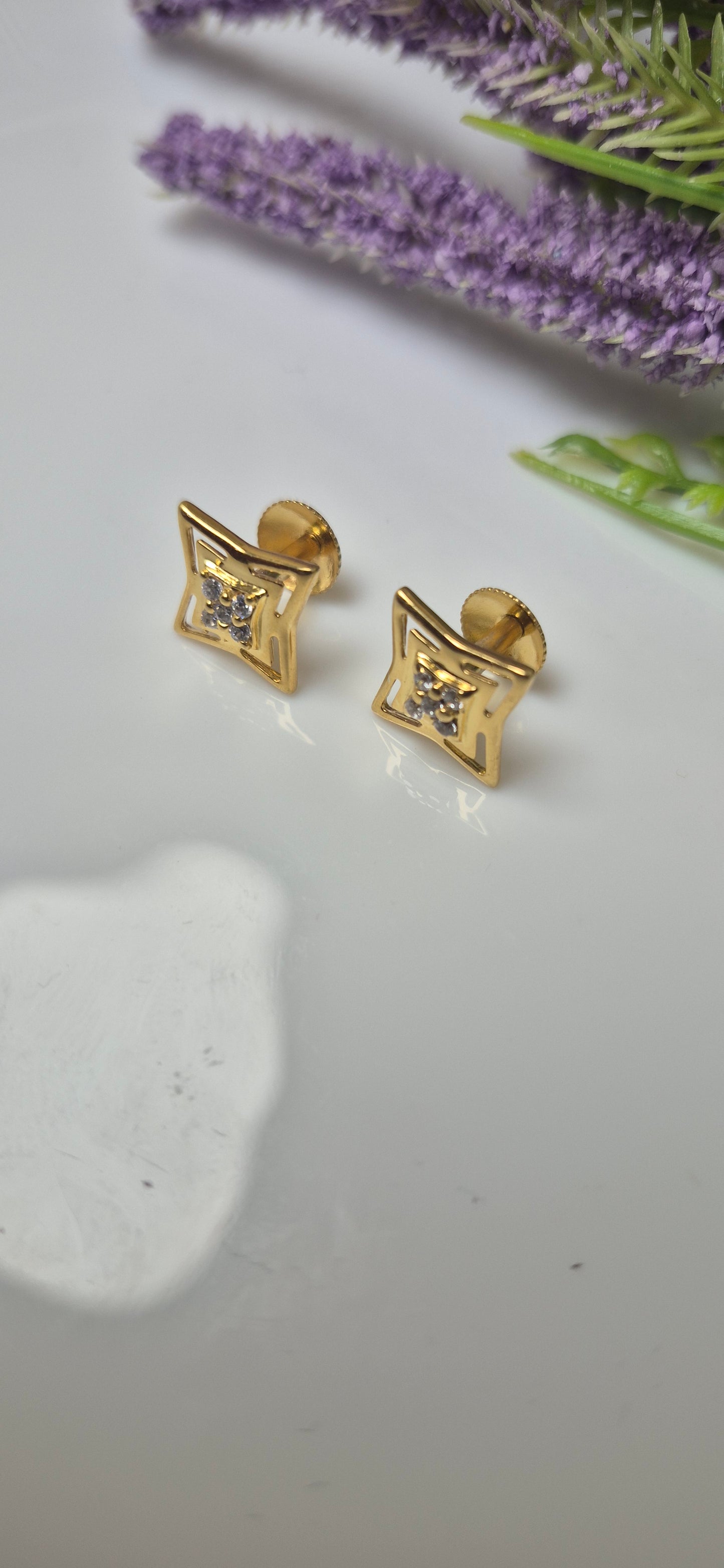 Geo square stud