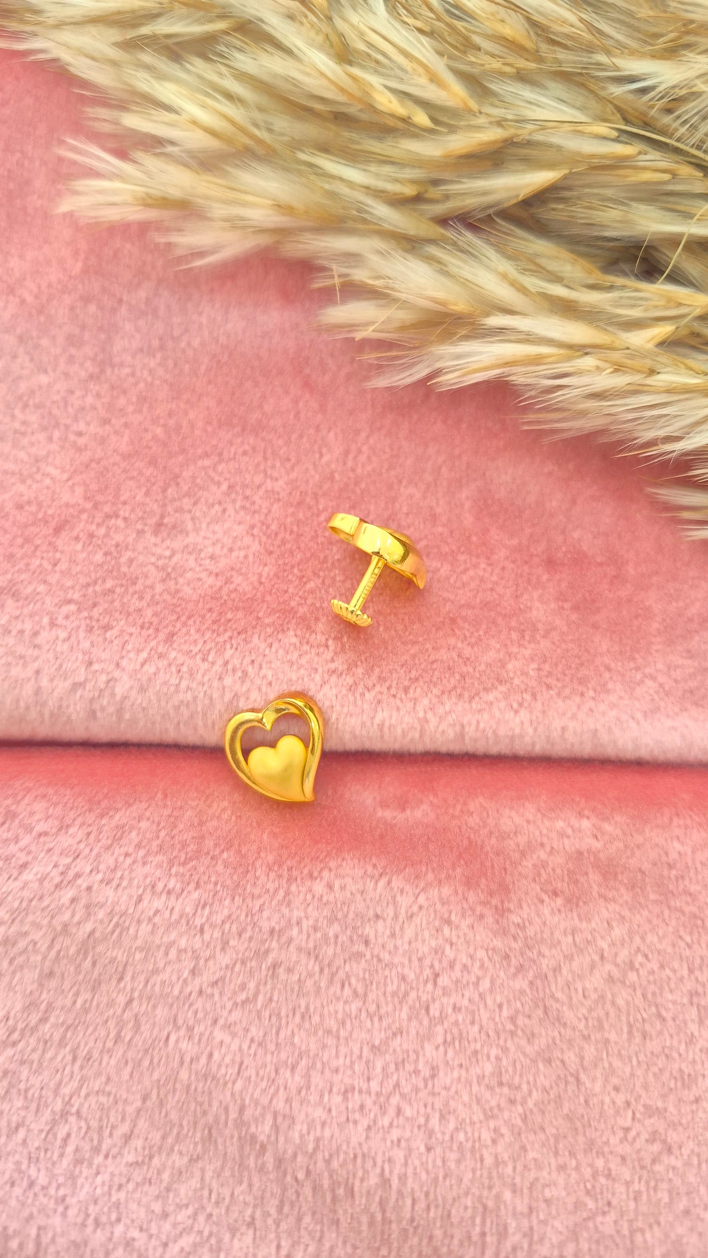 Hearts stud