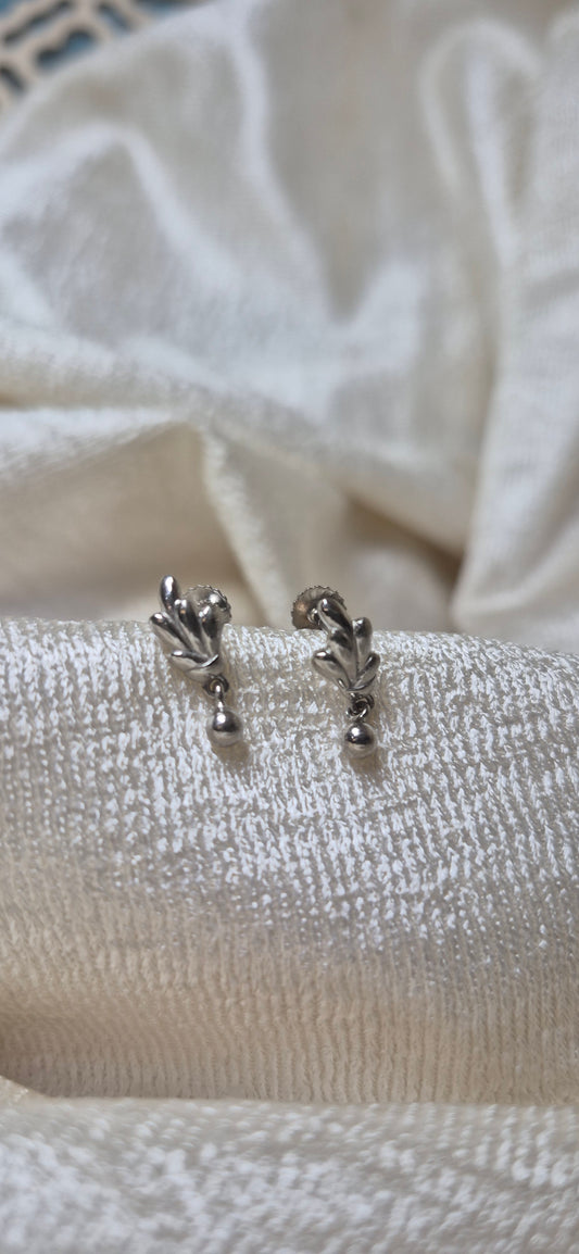 Fern drop stud