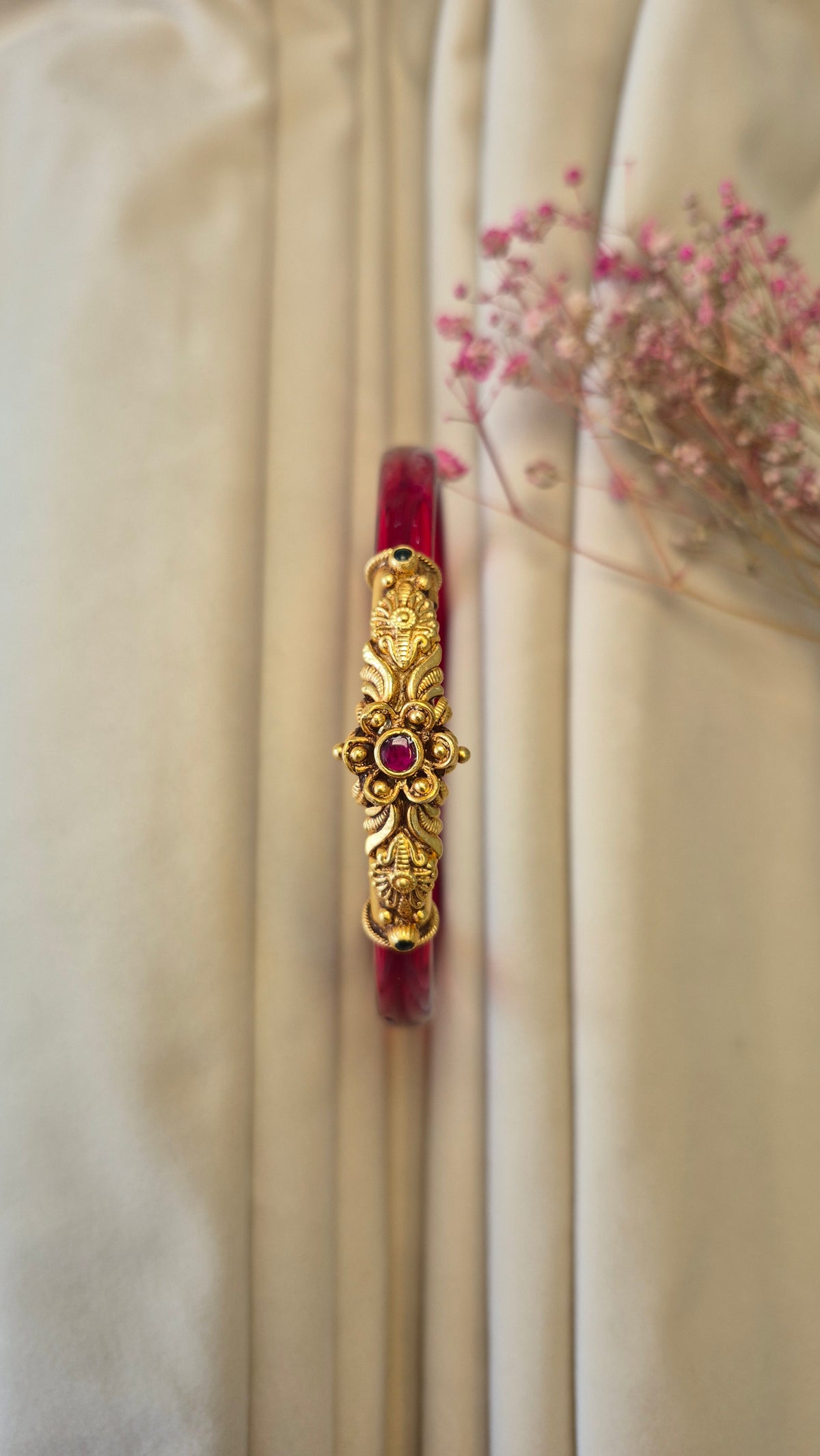 12 colour Nakas Mogappu bangle with Green and Red stone flower design center red