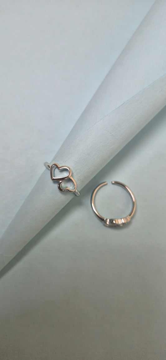 Twin heart toe ring