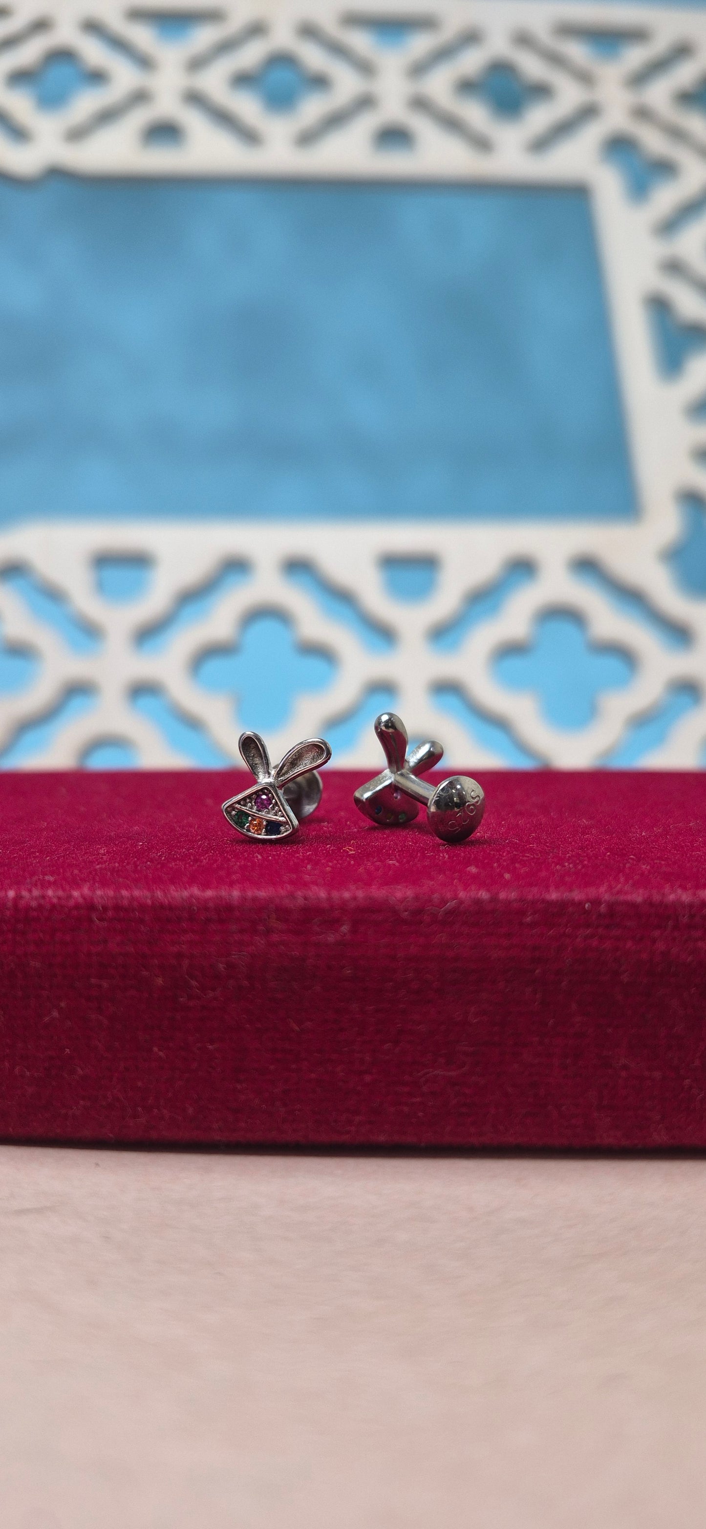 Rabbit studs