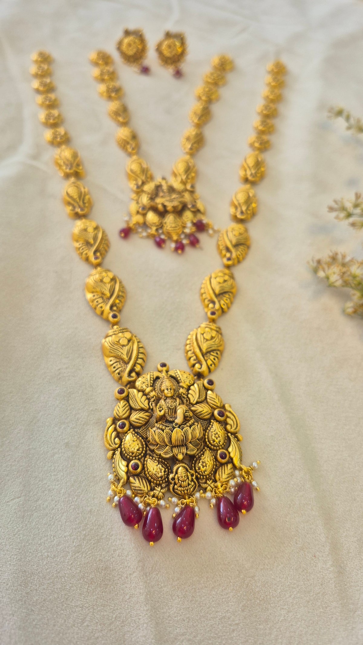 Nakas Lakshmi Necklace set with red beeds