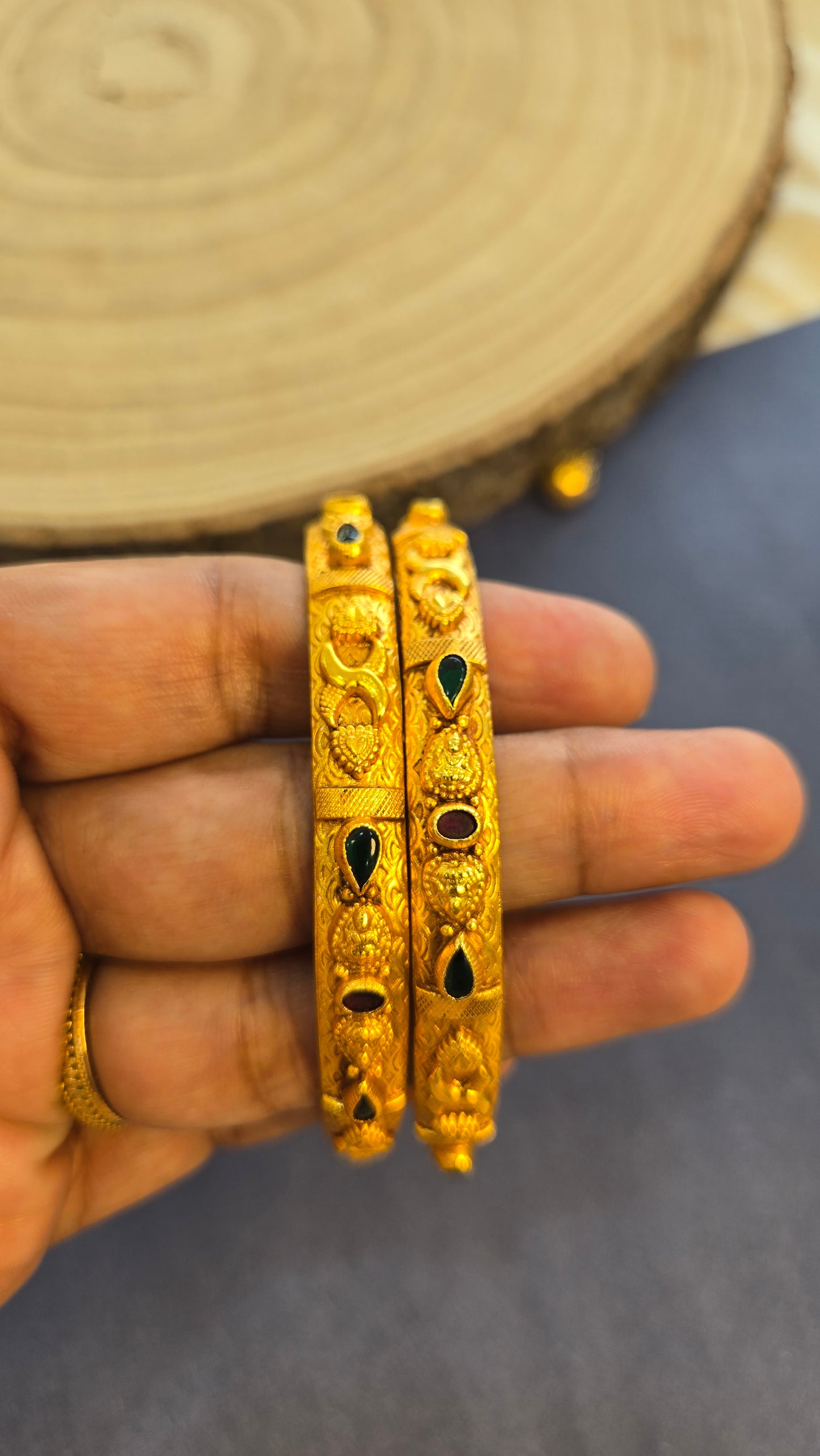 Nagas bangles
