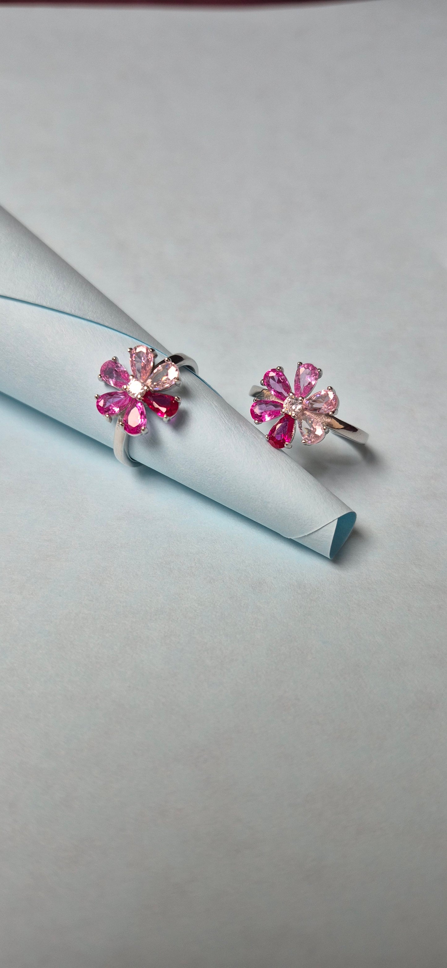 Shades of pink toe rings