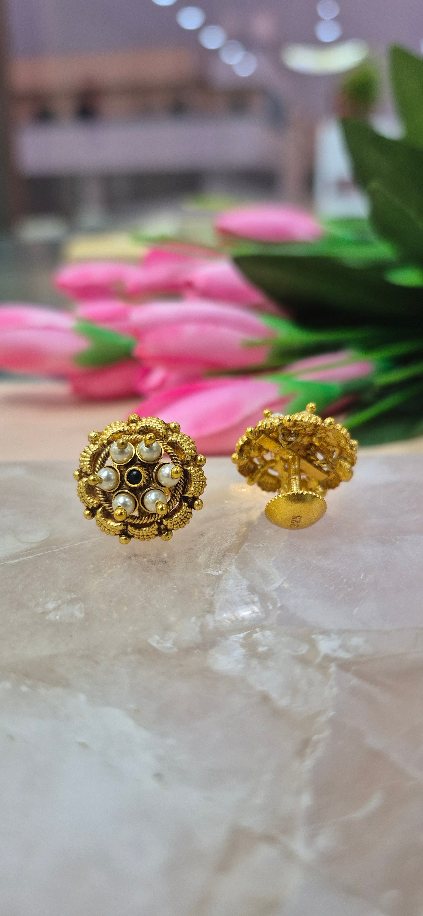Nakas Pearl stud