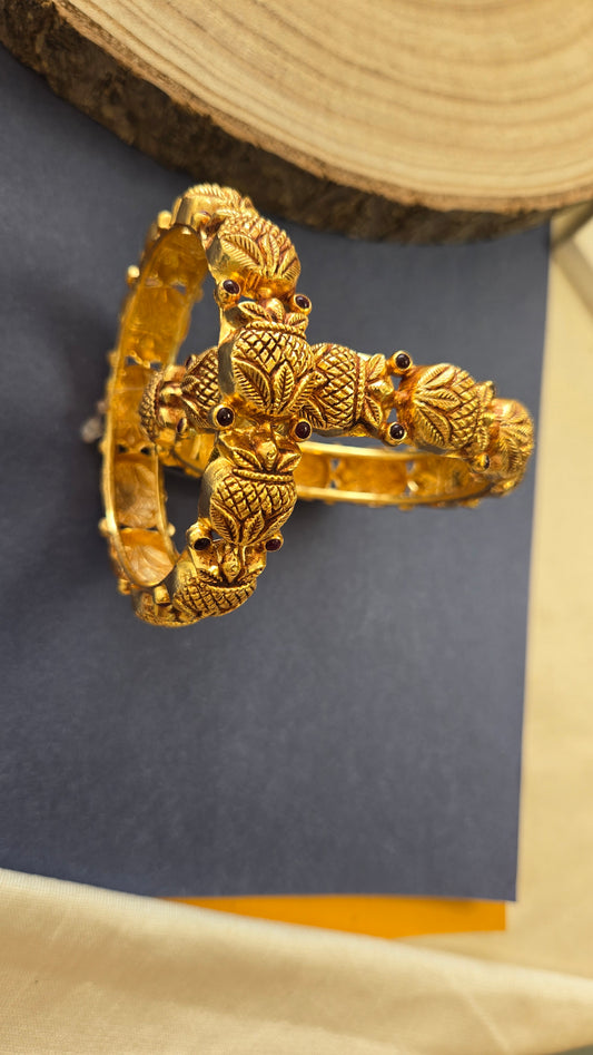 Kumbam motifs nagas bangle The kavyam collections