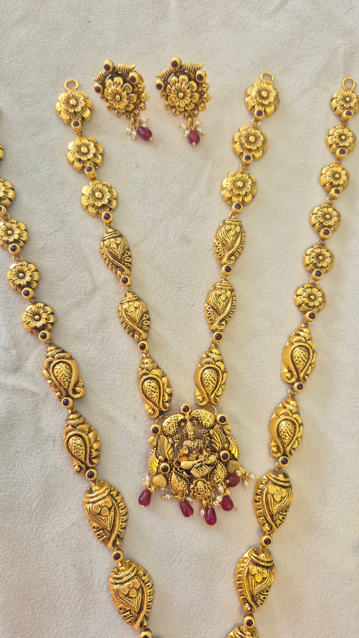 Nakas Lakshmi Necklace set with red beeds
