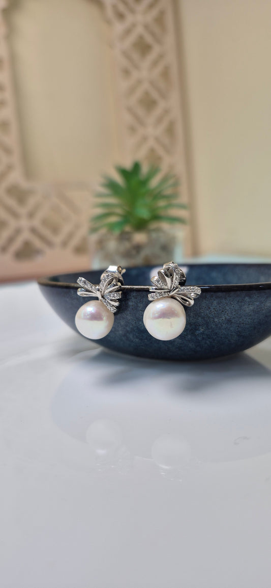 Pearl stud