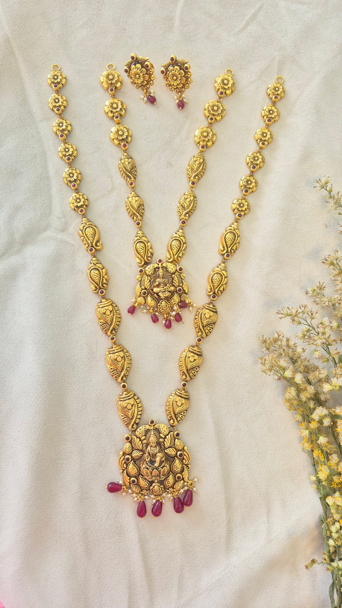 Nakas Lakshmi Necklace set with red beeds