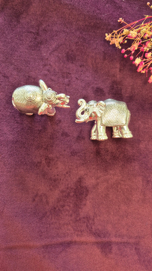 Light weight Elephants