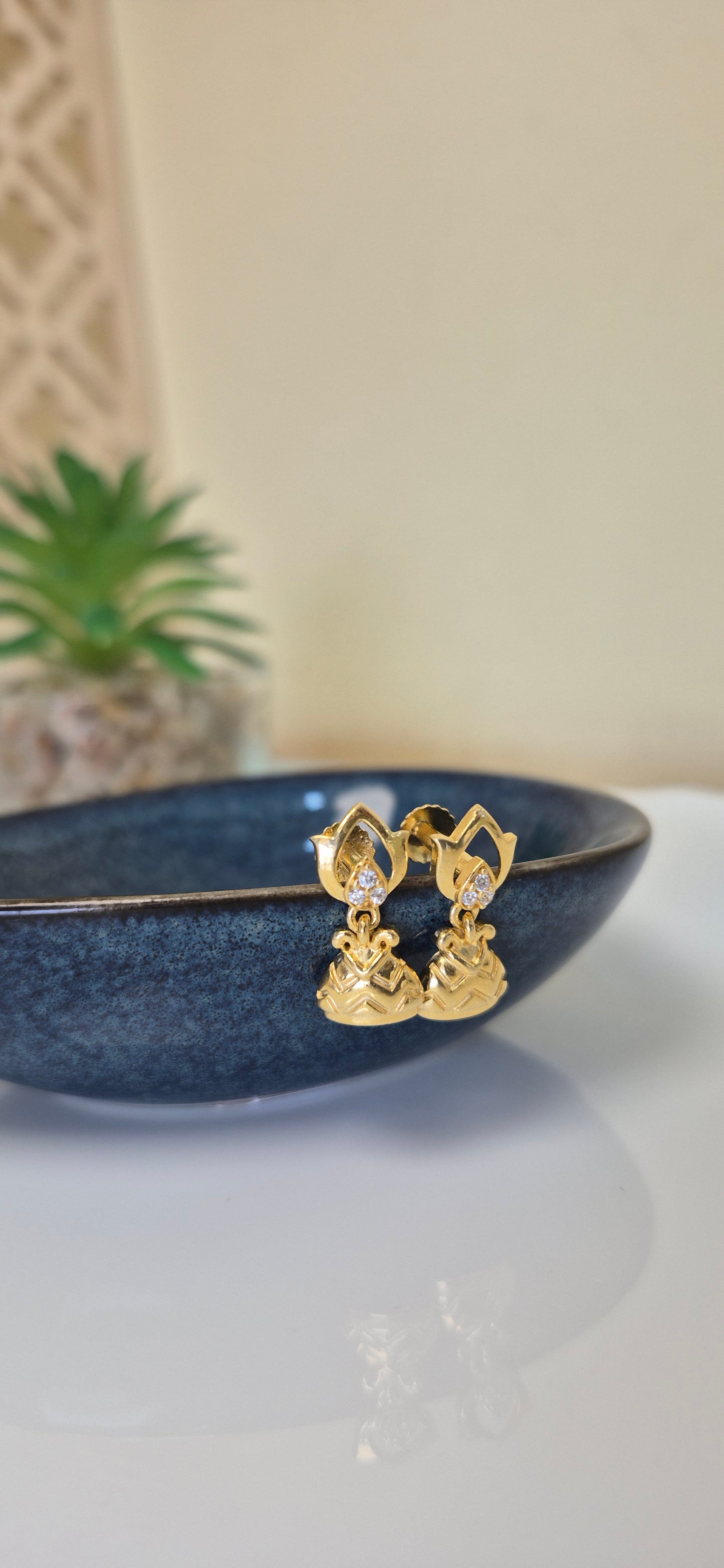 Flat drop earring