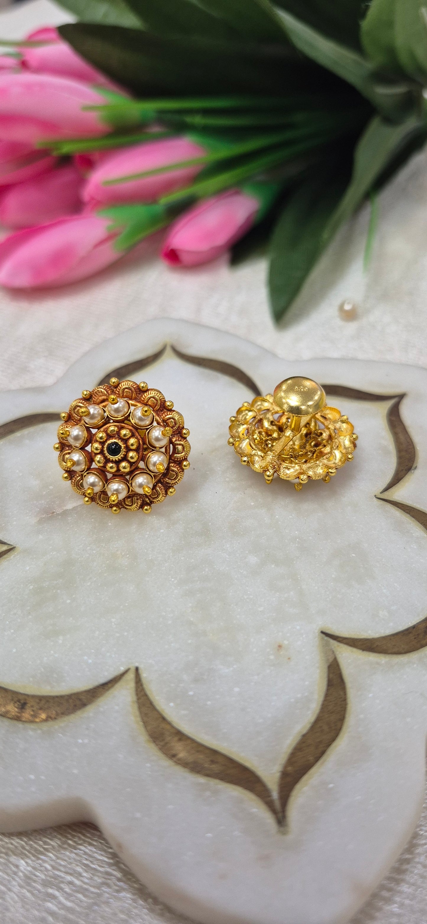 Pearl nakas stud