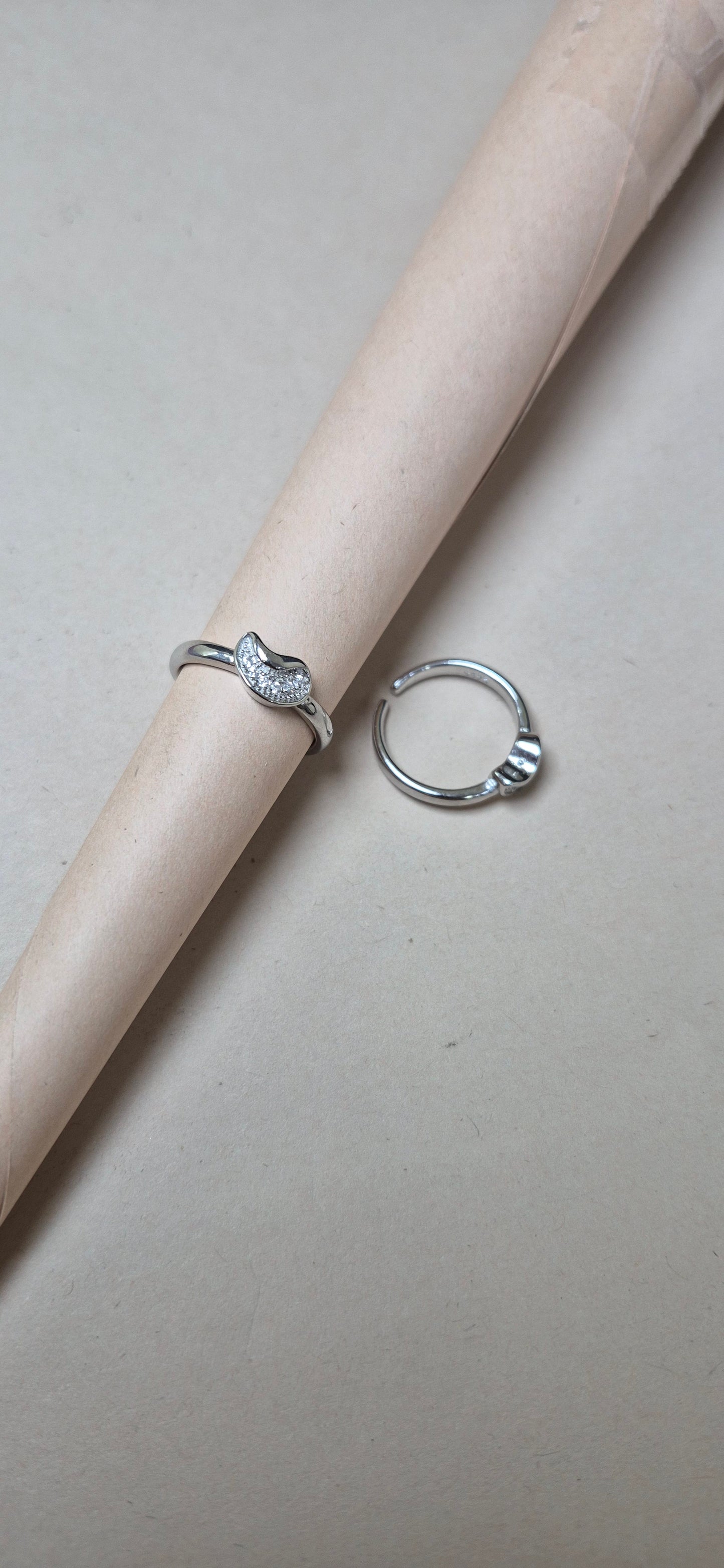 Stone Mango toe rings