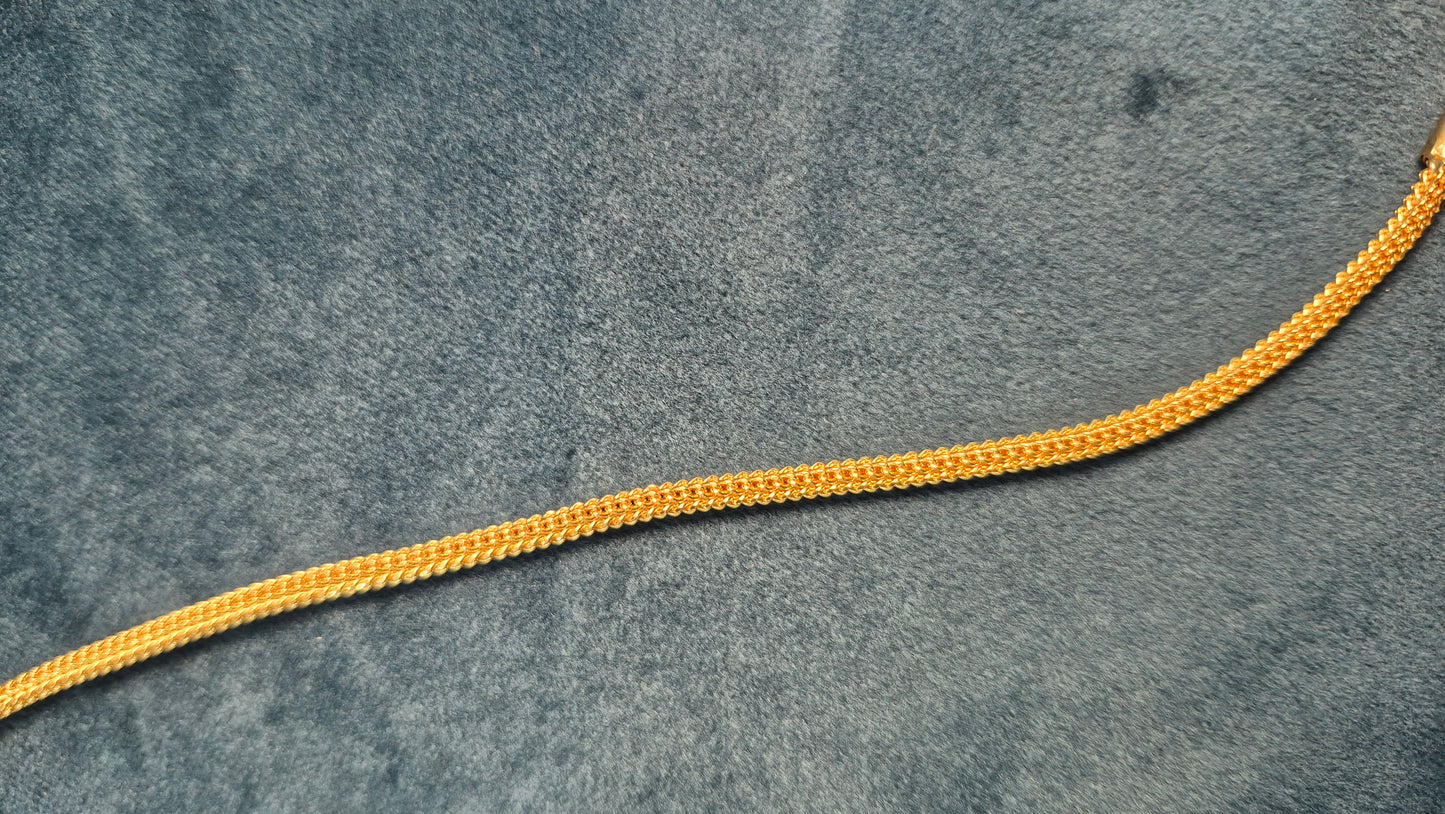 Plain chain