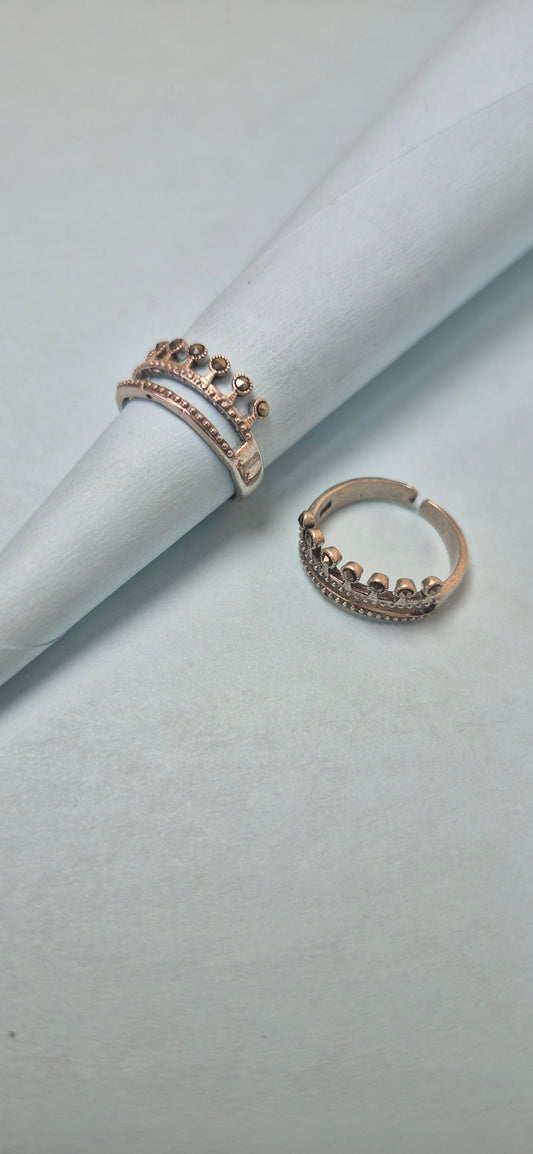 Black tourmaline crown toe rings