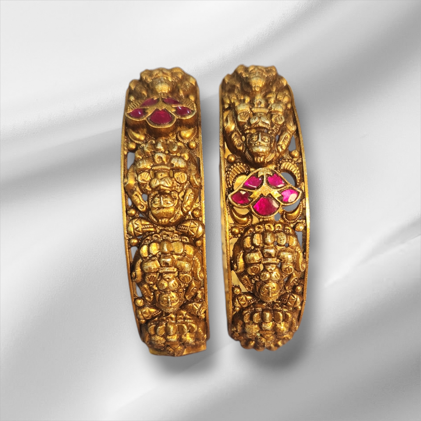 Nakshi kundan laxmi bangle