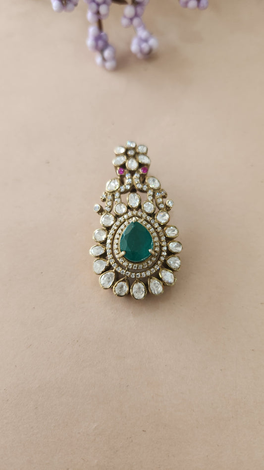 Hasli with Green stone Victorian pendant