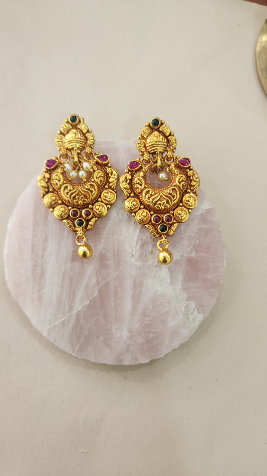 Nakas Chandbali Earrings