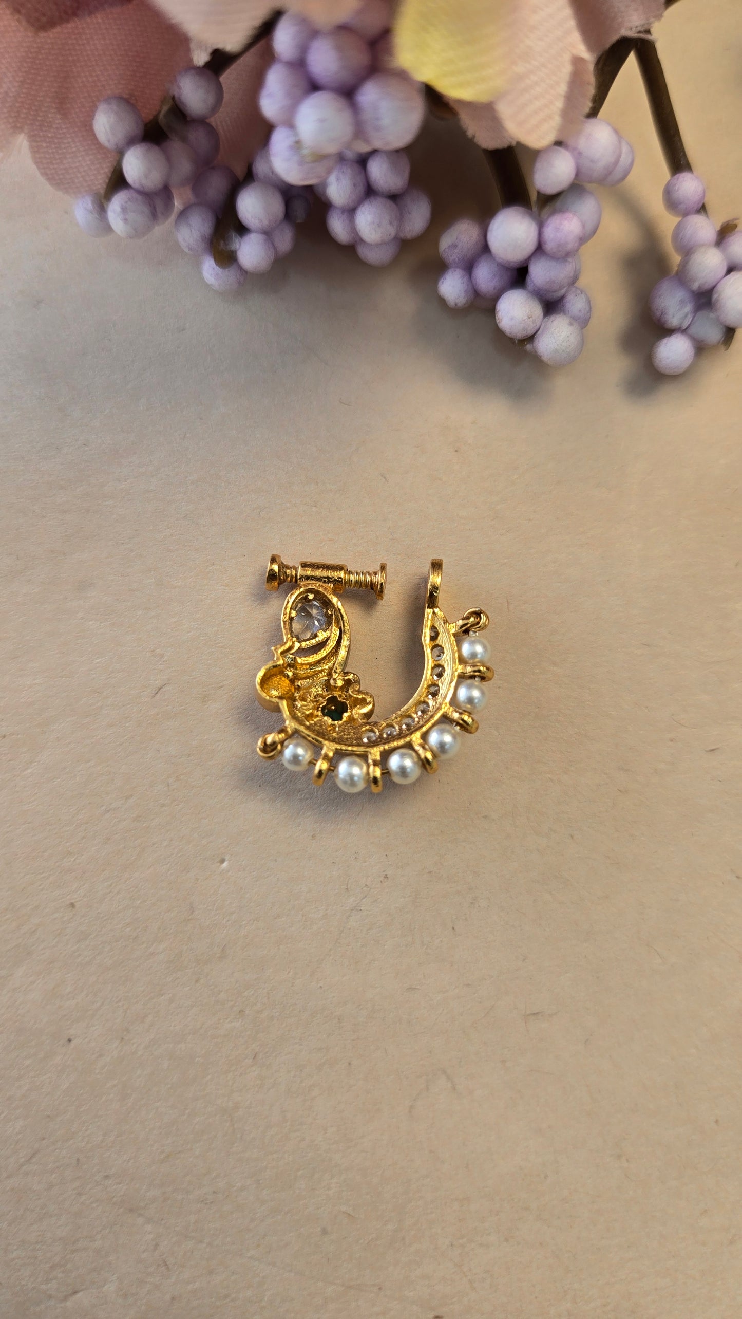 Nose pin