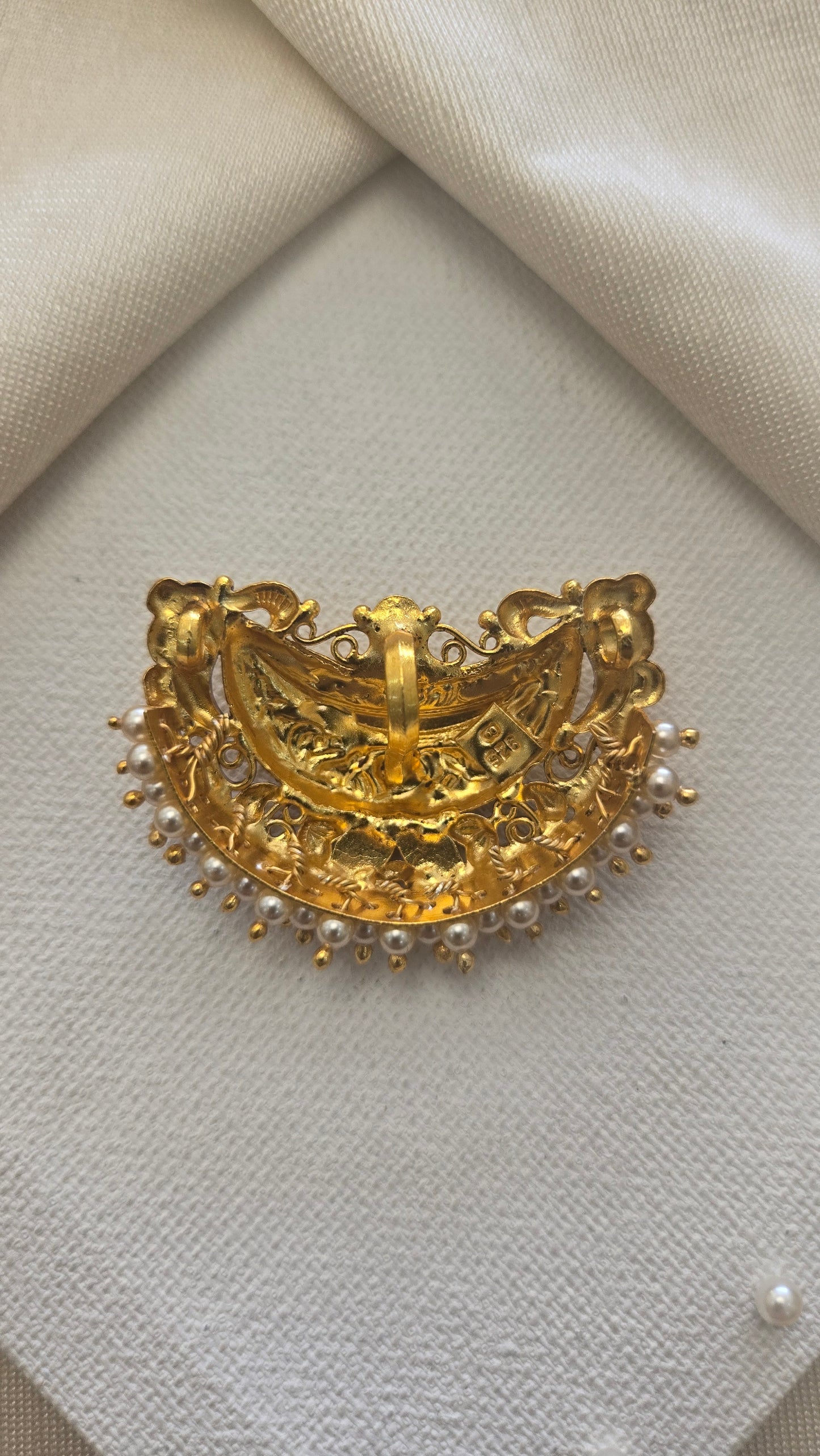 Coorgi cresent pendant