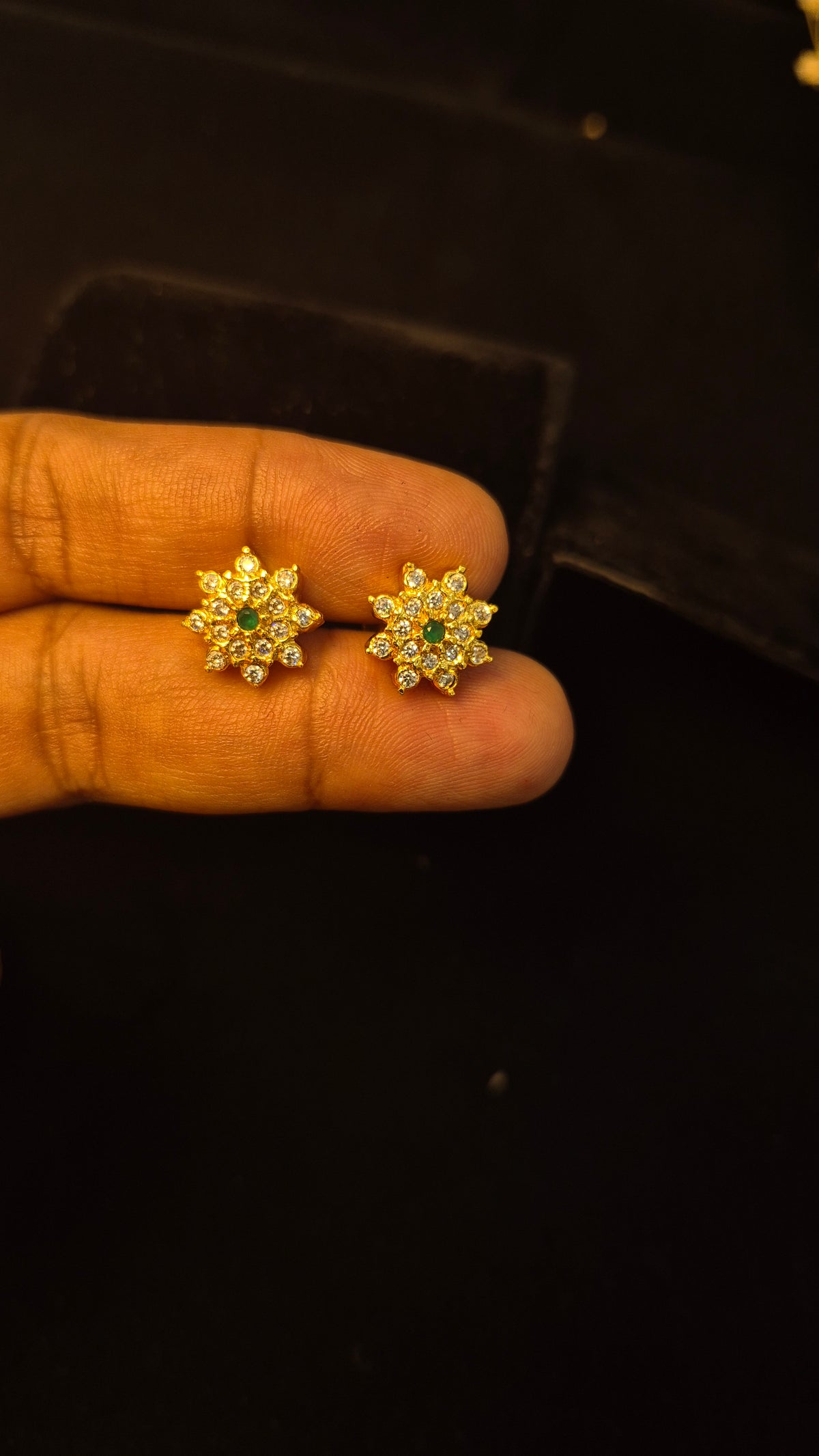 Stone stud snow flake pattern