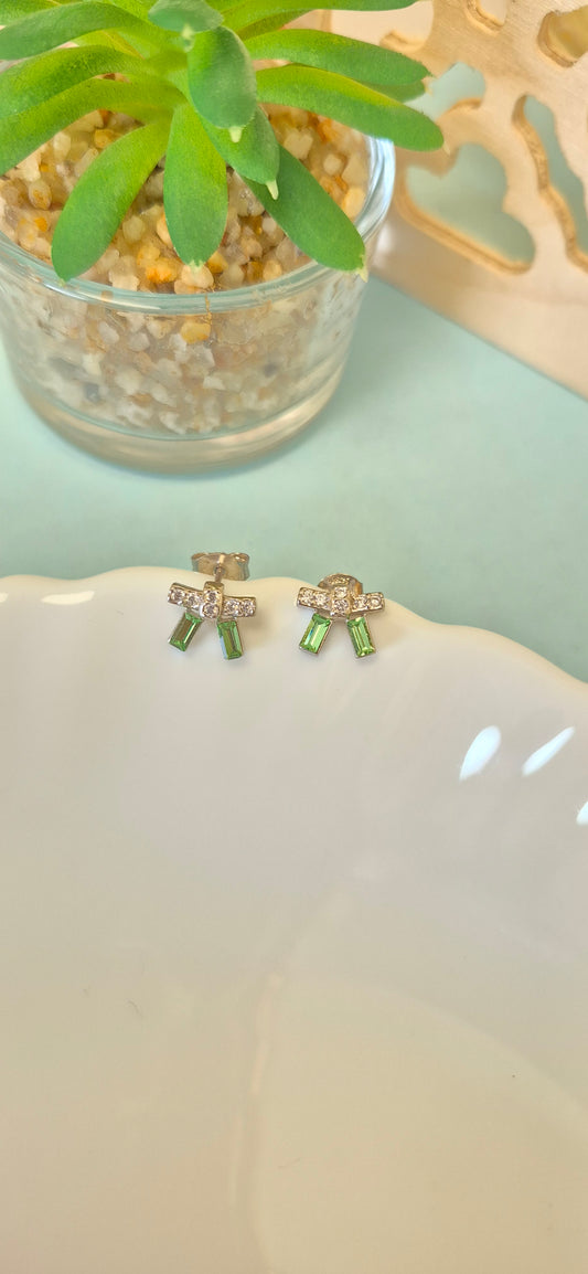 Green Bow stud