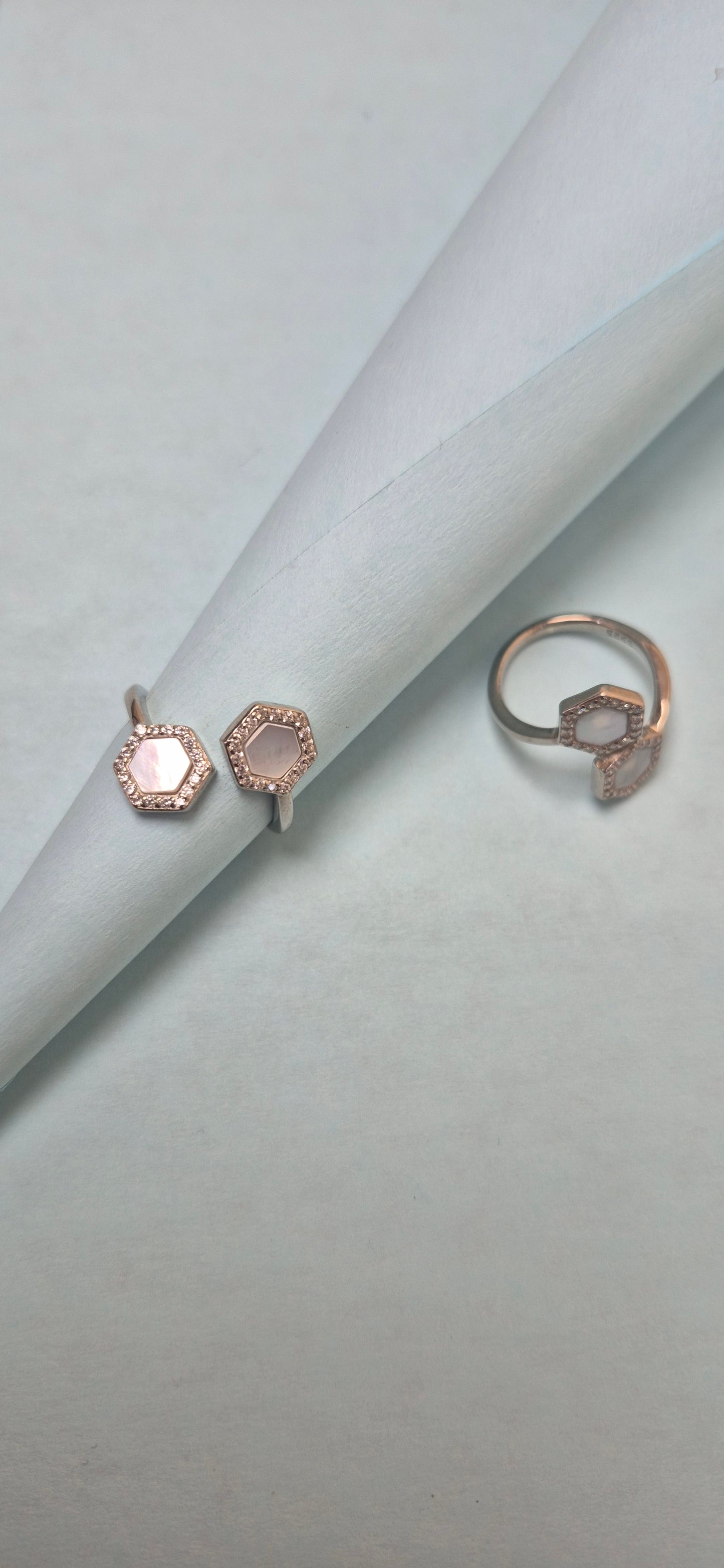 Octa MOP cuff toe ring..