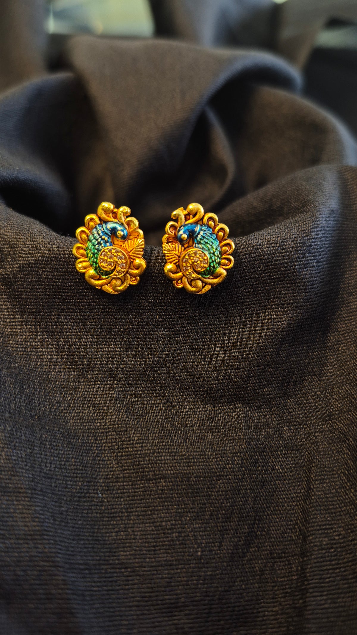 Peacock stud paper casting