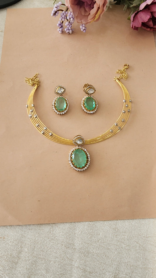 Hasli with Green stone Victorian pendant set
