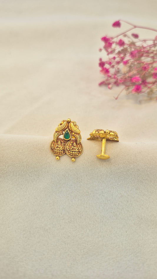 Double parrot kasu stud