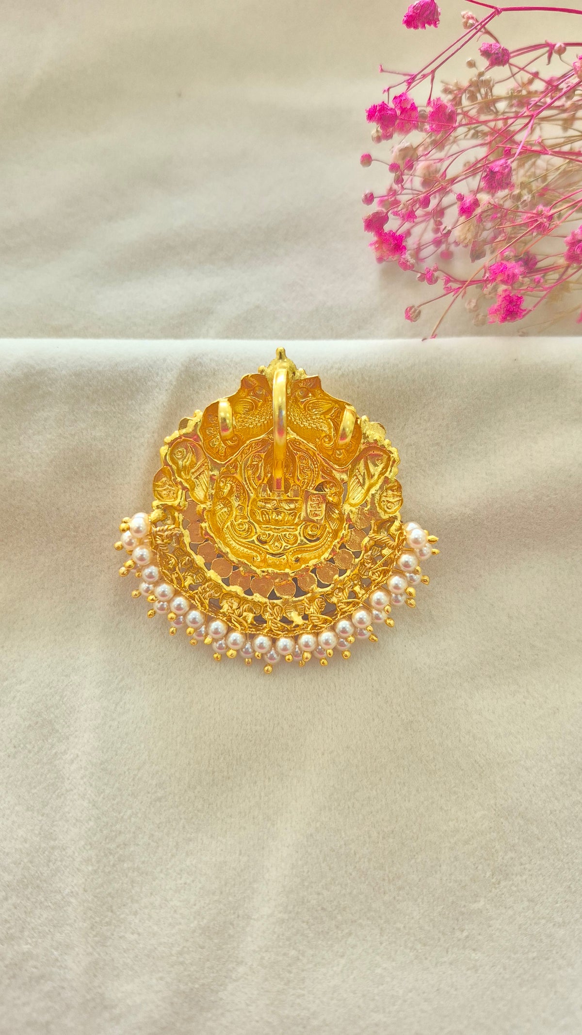 Nakas lakshmi Pearl pendant