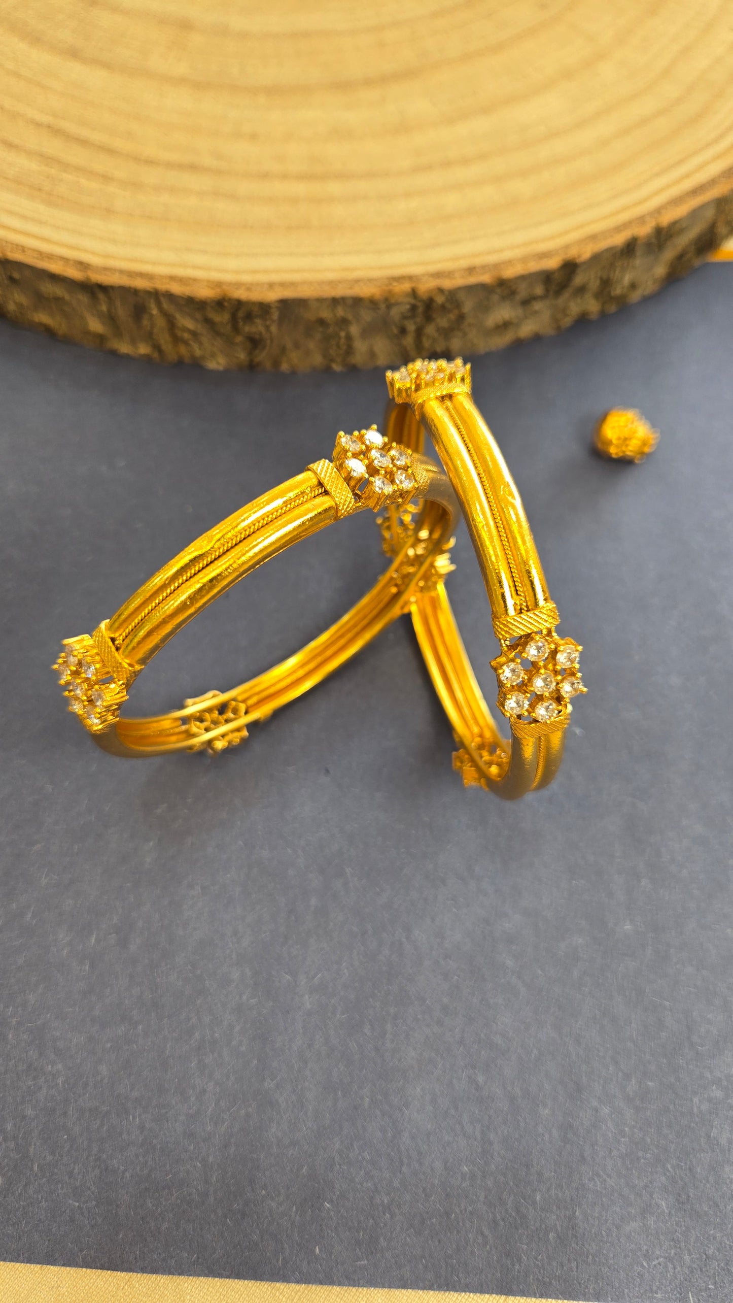 Nagas bangle with semiprecious stone