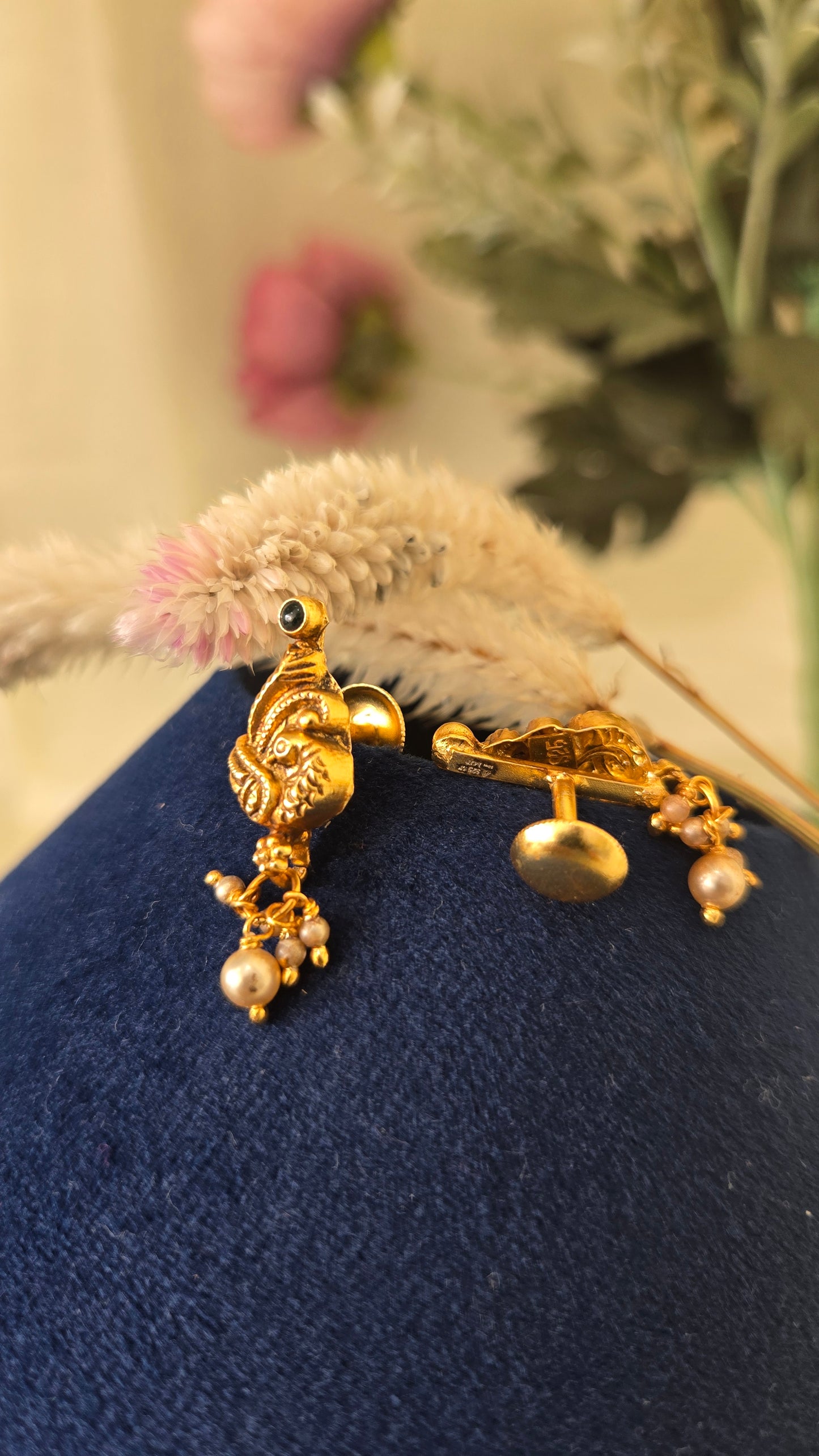 Deep nakas peacock