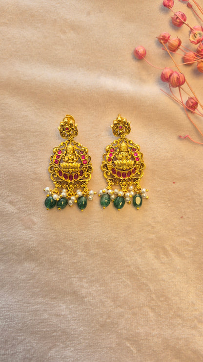Pendant and silver balls chain set
