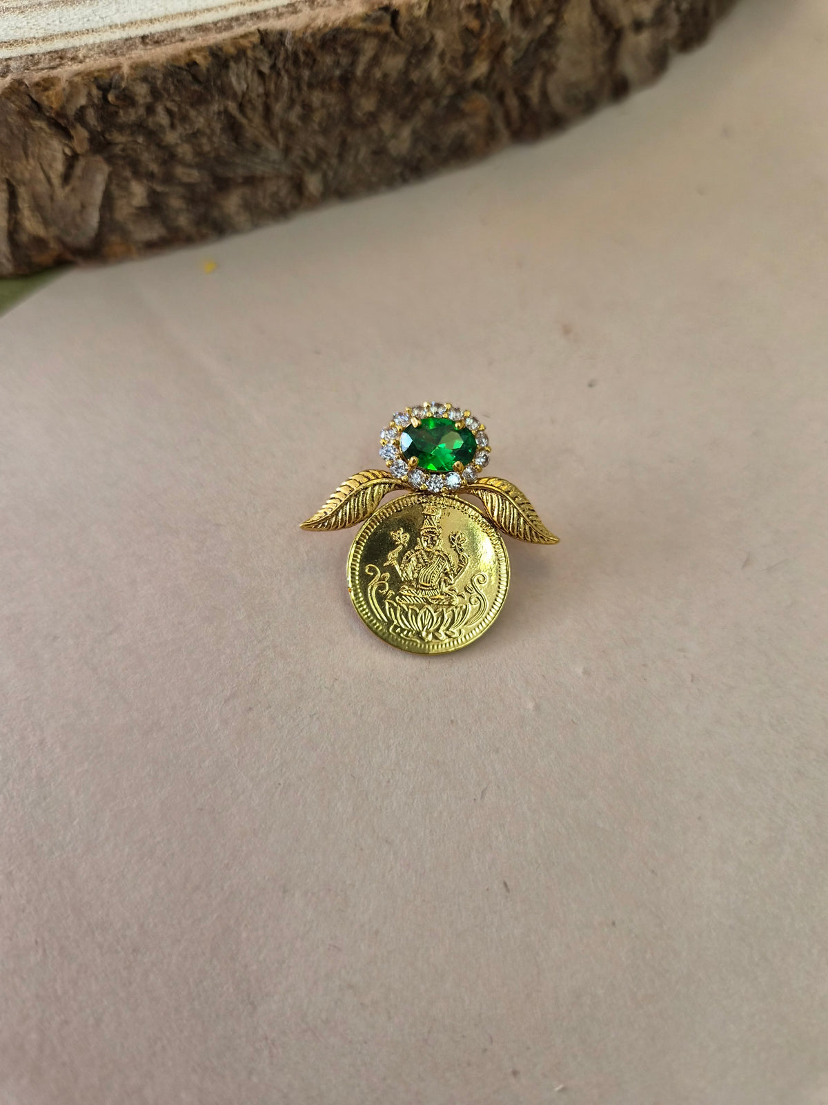 Lakshmi pendant green stone Set with earrings