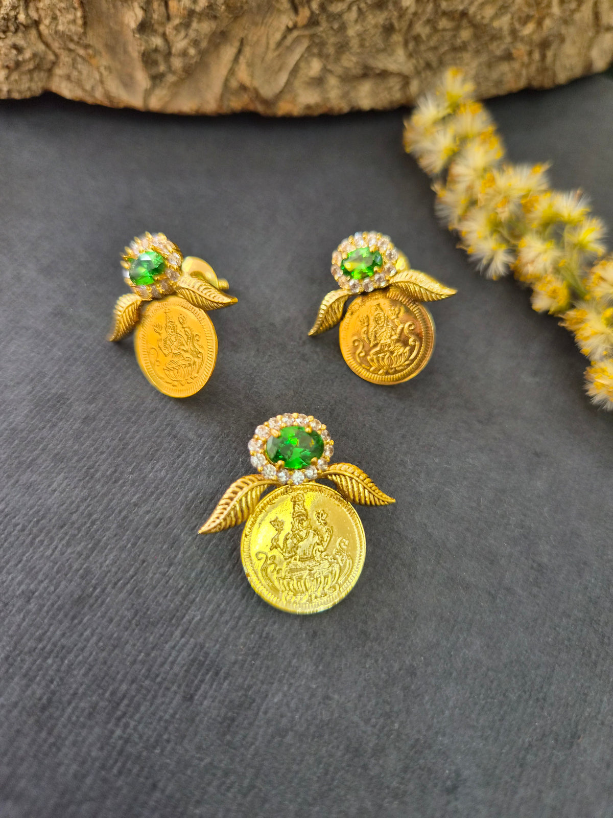 Lakshmi pendant green stone Set with earrings