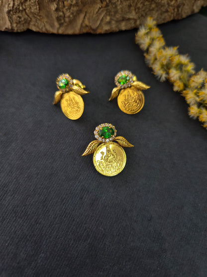 Lakshmi pendant green stone Set with earrings