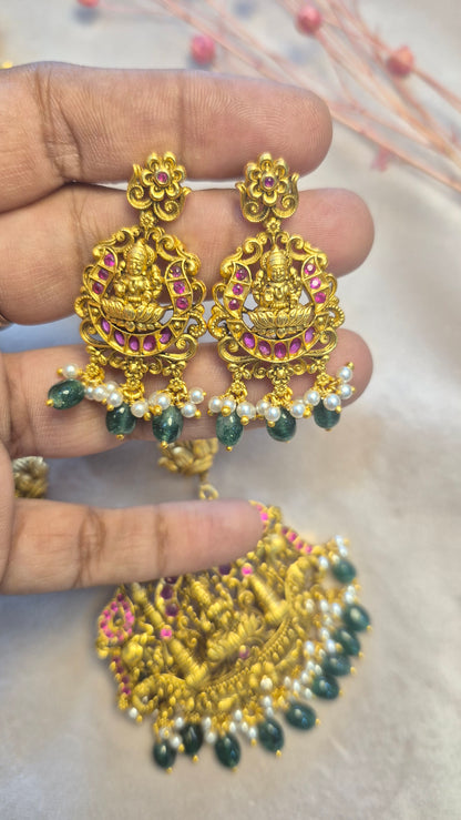 Pendant and silver balls chain set