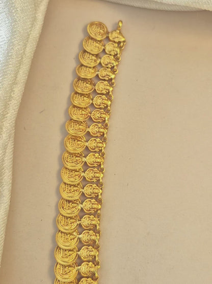 Light weight Kasu haram with small Laxmi embellished.