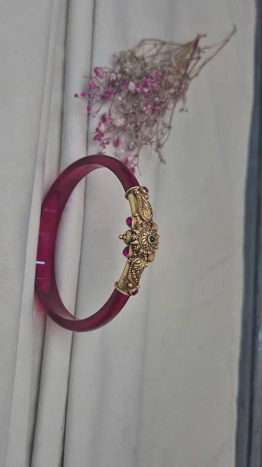 12 colour Nakas Mogappu bangle with Green and Red stone chakra design