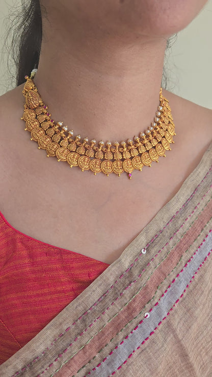 Kasu Pearl Short Necklace
